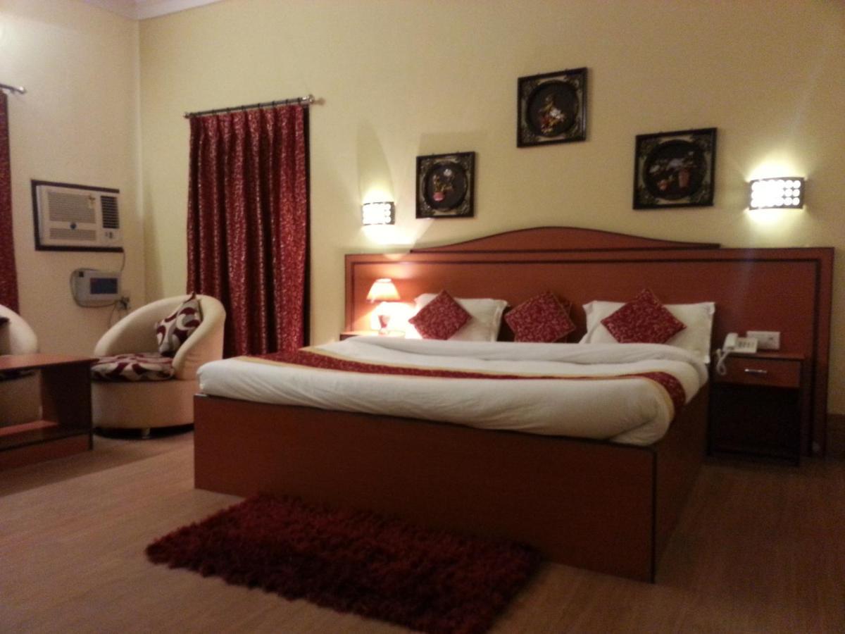 Hotel Varuna Varanasi Dış mekan fotoğraf