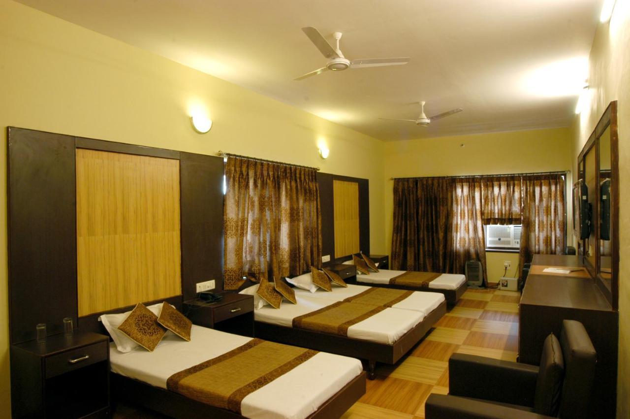 Hotel Varuna Varanasi Dış mekan fotoğraf