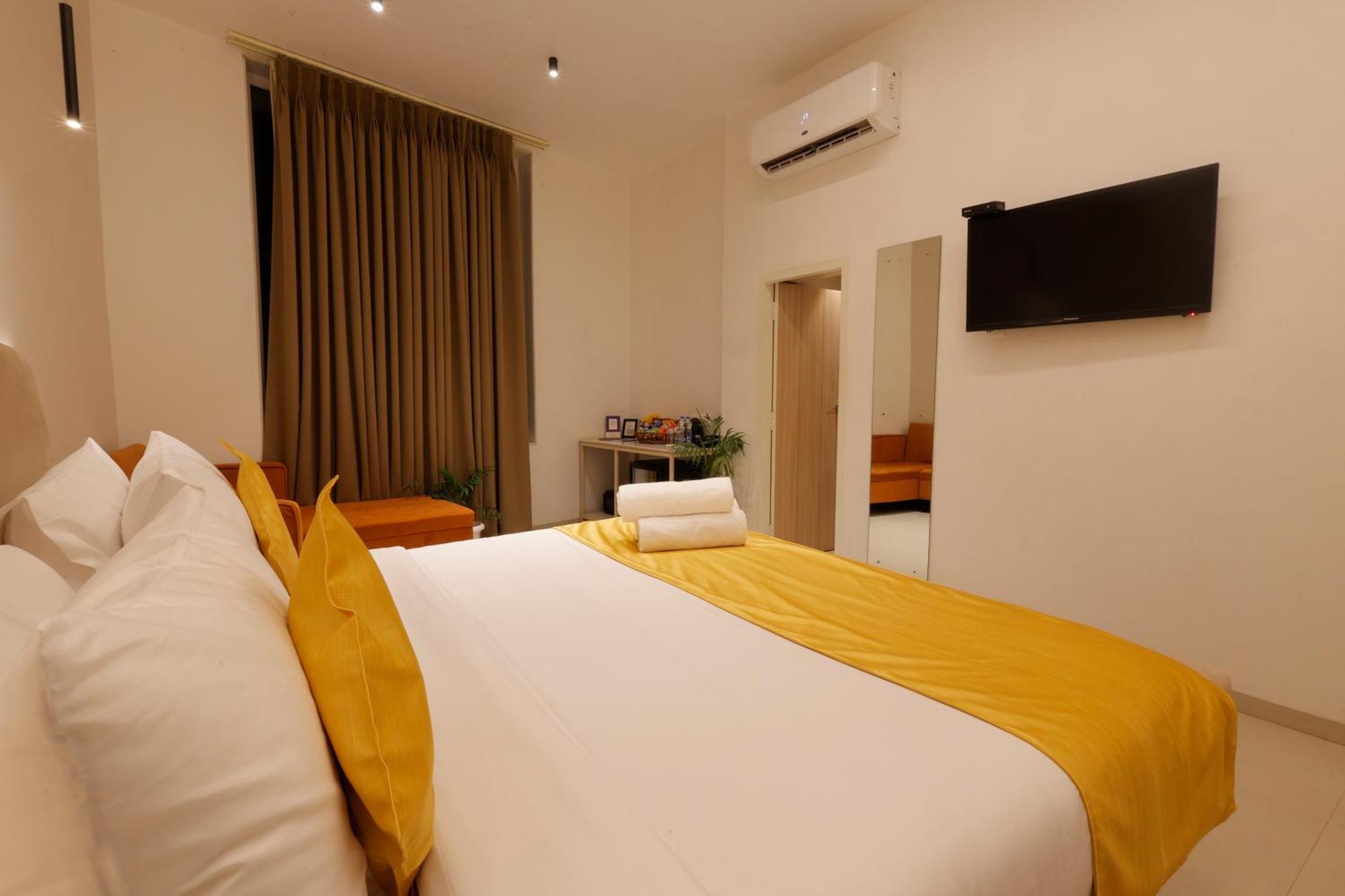 Hotel Varuna Varanasi Dış mekan fotoğraf