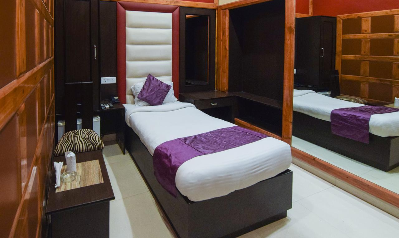 Hotel Varuna Varanasi Dış mekan fotoğraf