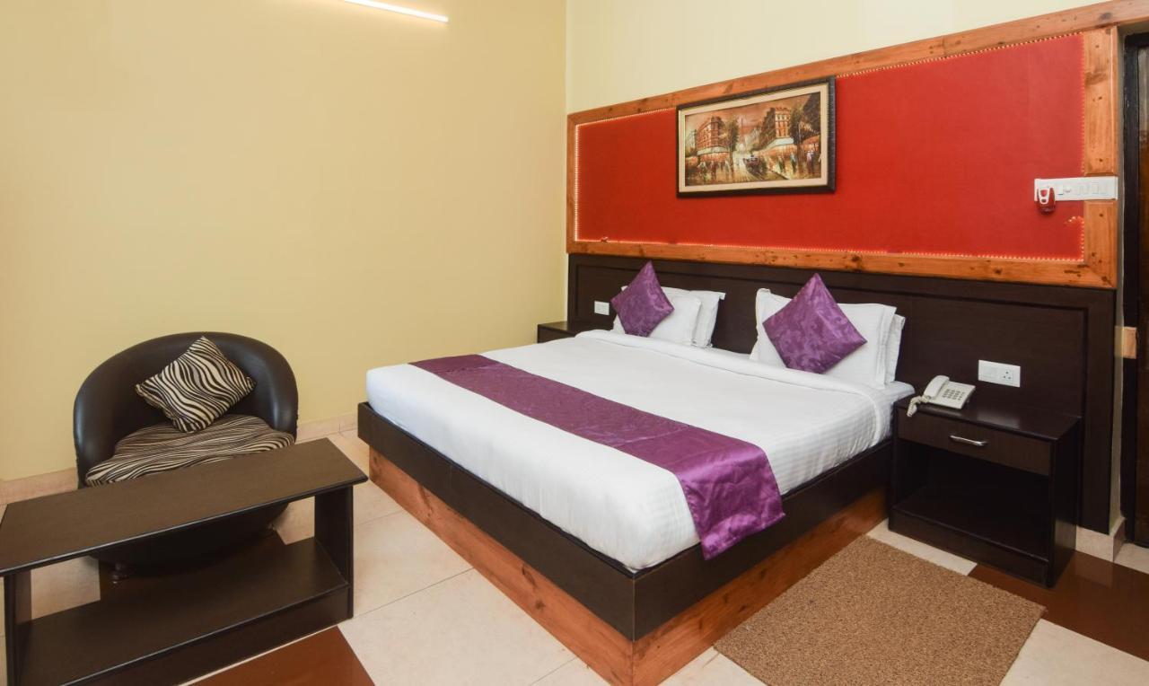 Hotel Varuna Varanasi Dış mekan fotoğraf