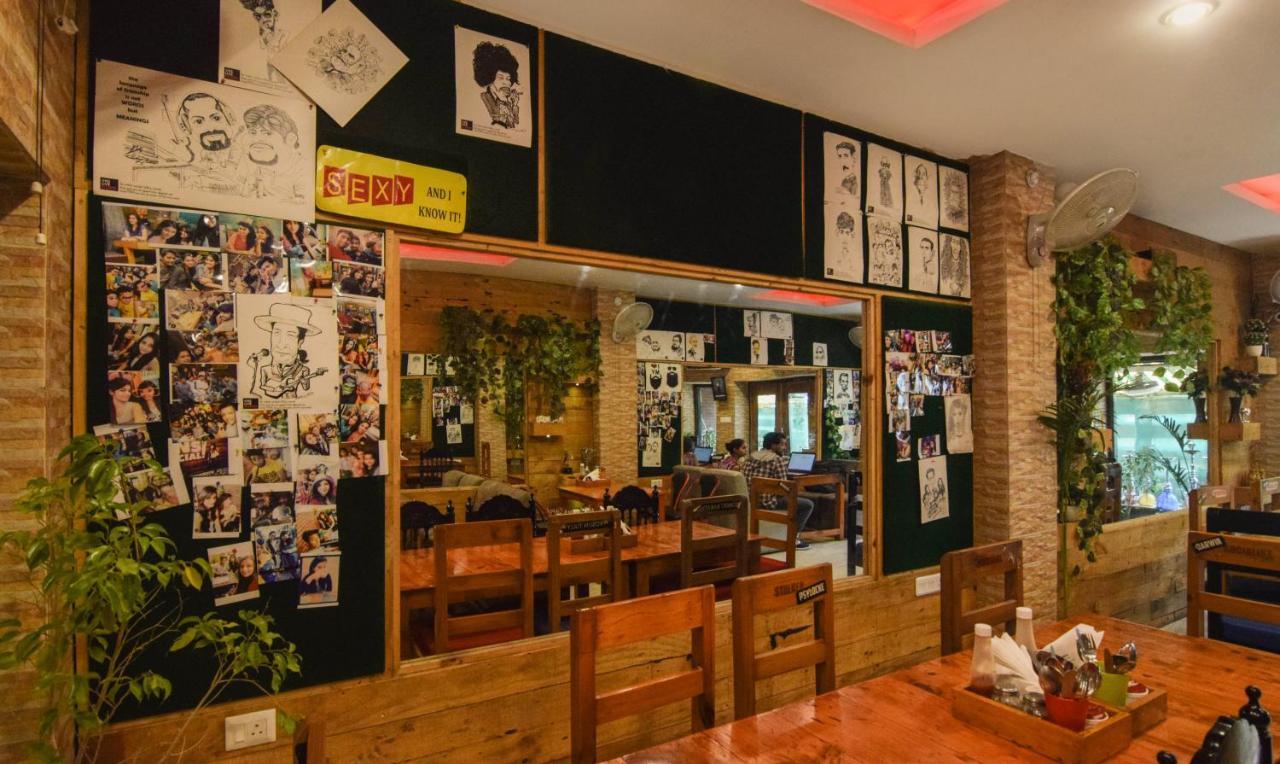 Hotel Varuna Varanasi Dış mekan fotoğraf