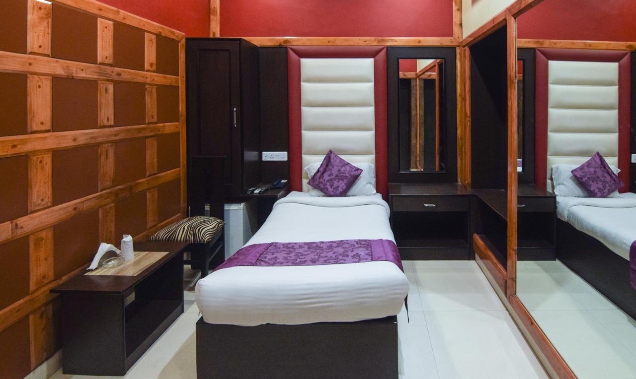 Hotel Varuna Varanasi Dış mekan fotoğraf